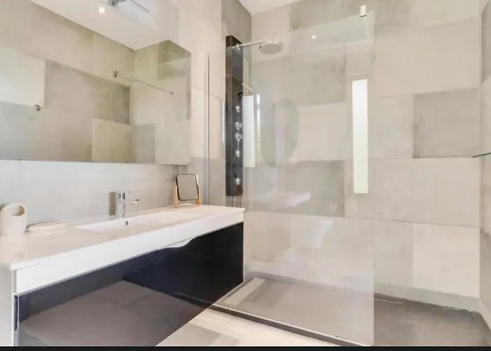 Rubydom By Turin Vila