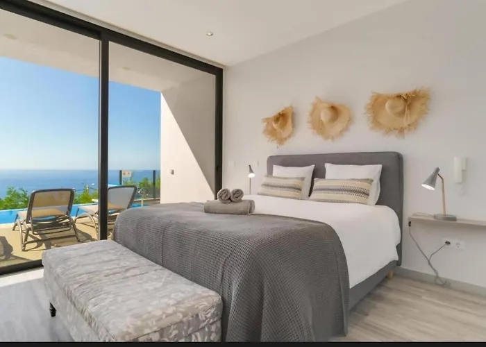 Rubydom Villa Arco da Calheta (Madeira)